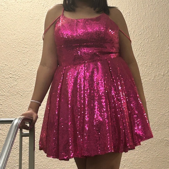 Sparkling Hot Pink Sequin Teen Hoco dress size plus 16/18 - Picture 1 of 8